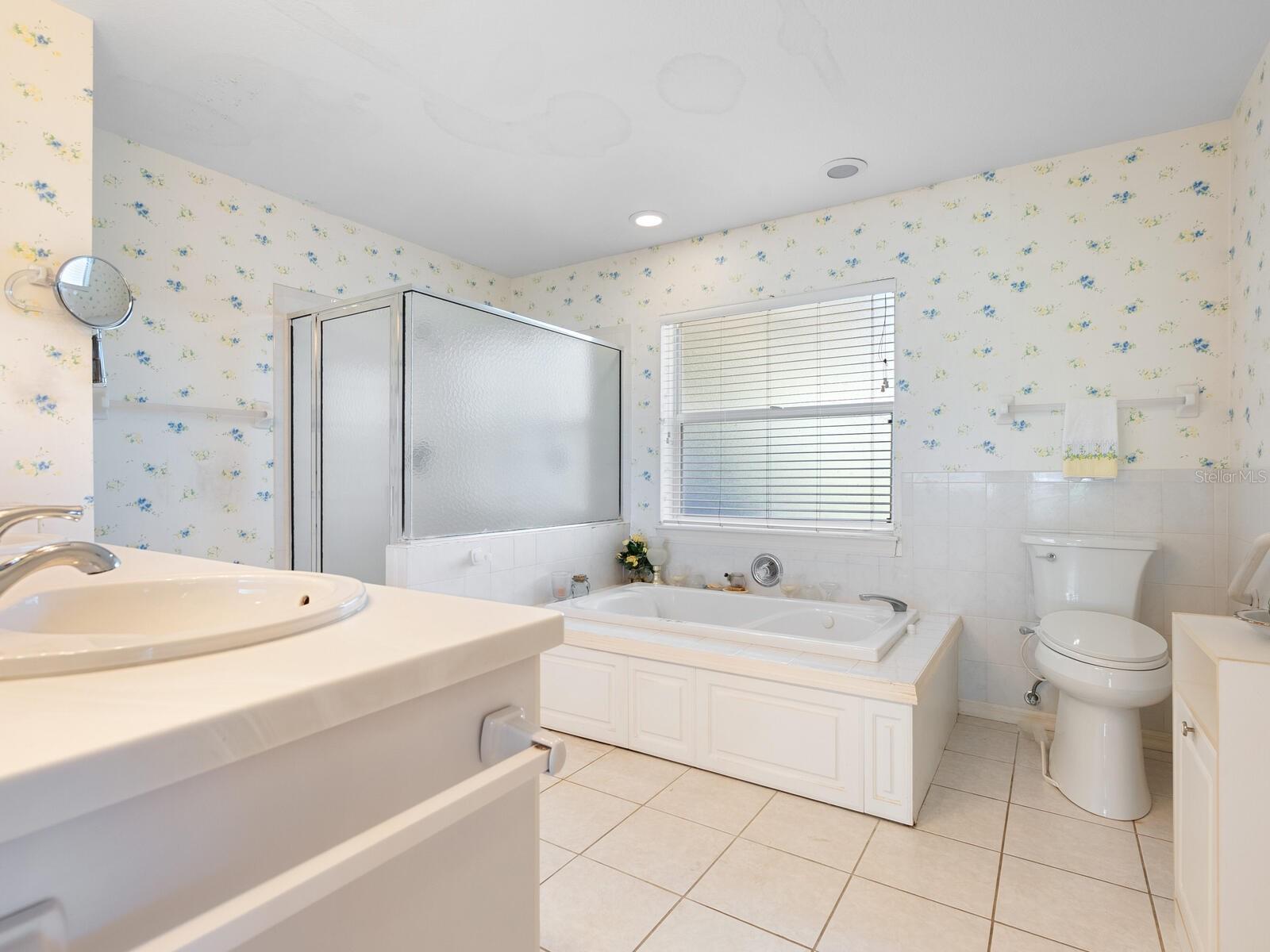 CAPE TOWN VILLAGE PH I - Residential