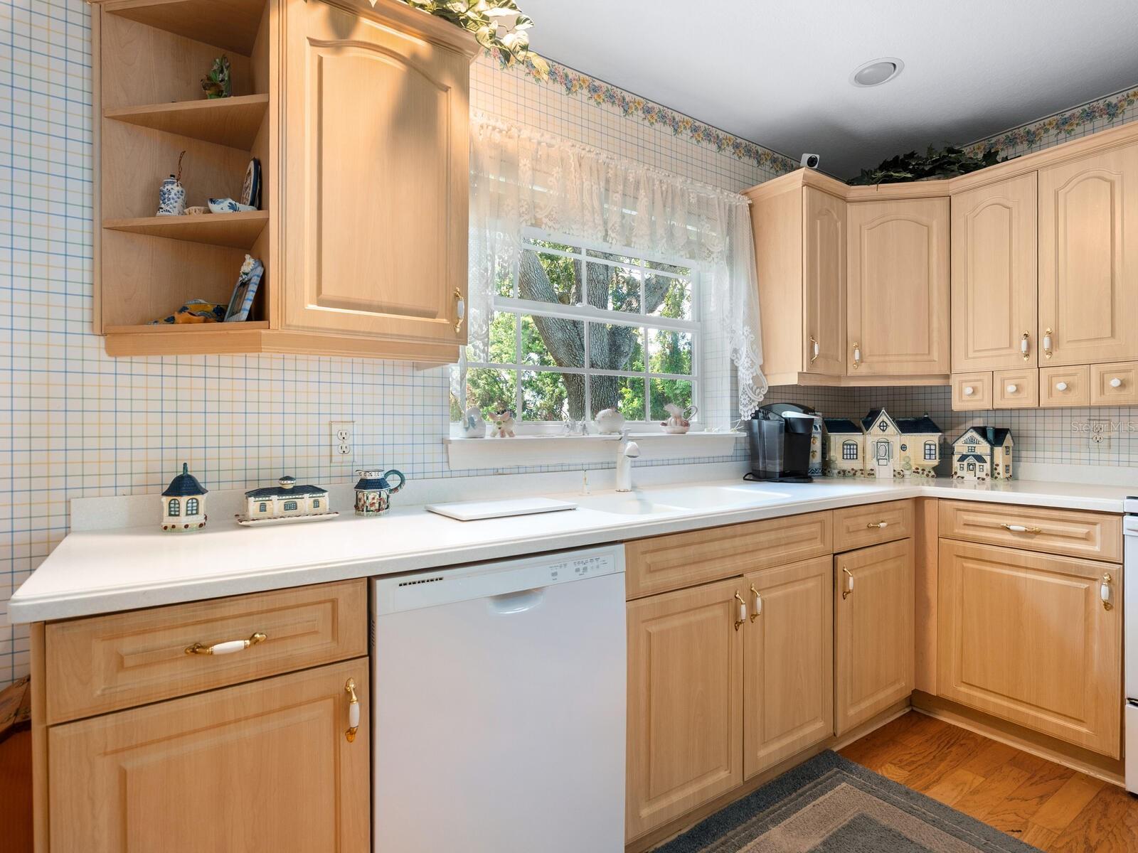 CAPE TOWN VILLAGE PH I - Residential