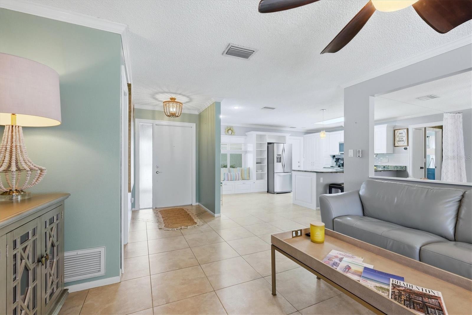 1833 OAK VIEW DRIVE