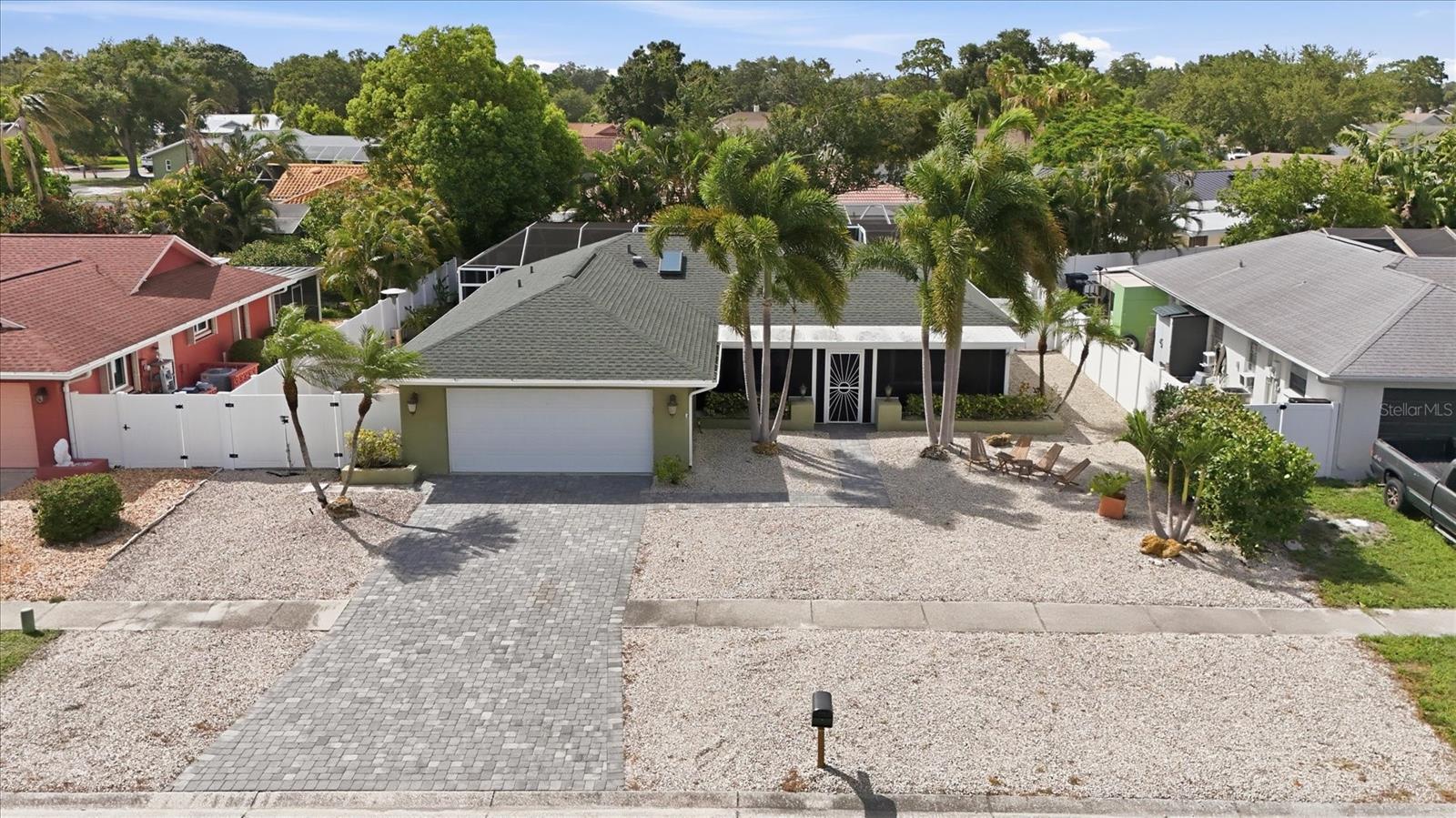 1833 OAK VIEW DRIVE