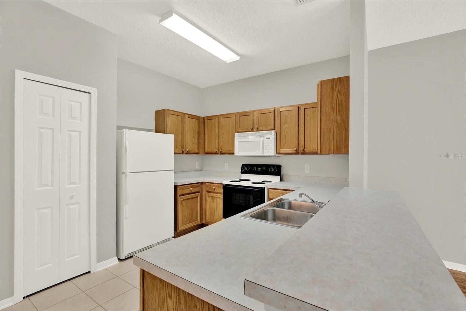 BALLANTRAE VILLAGE 01 - Residential