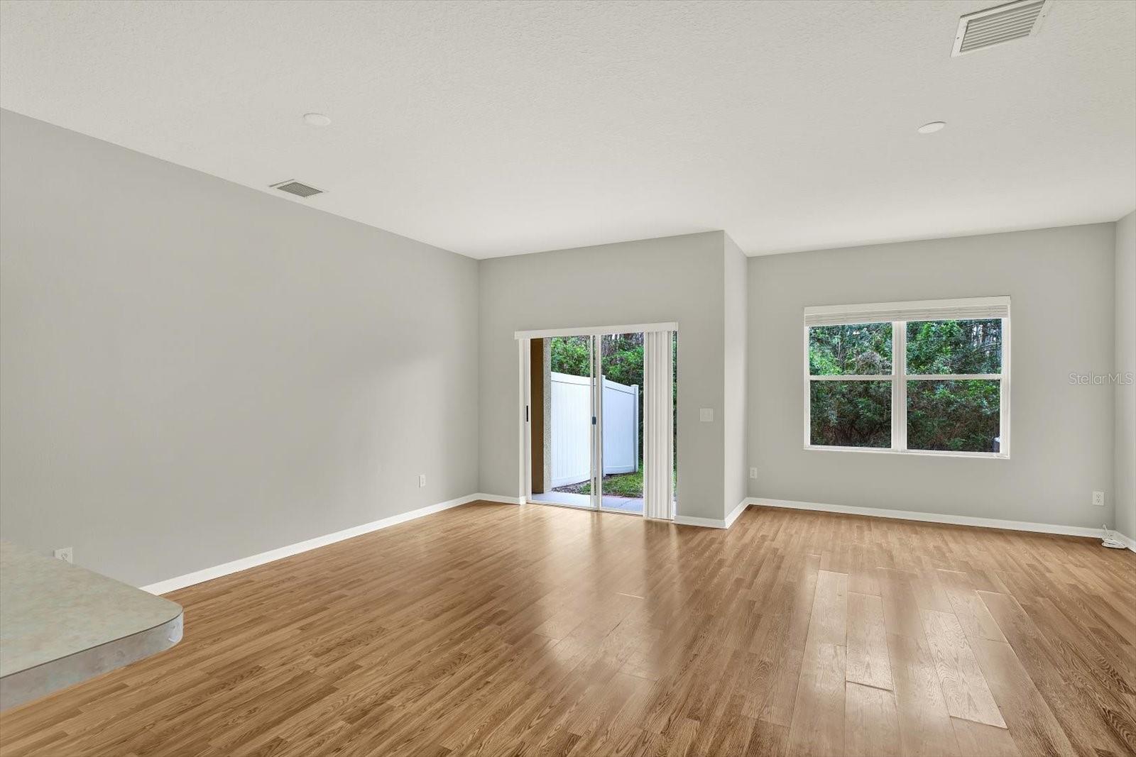 BALLANTRAE VILLAGE 01 - Residential