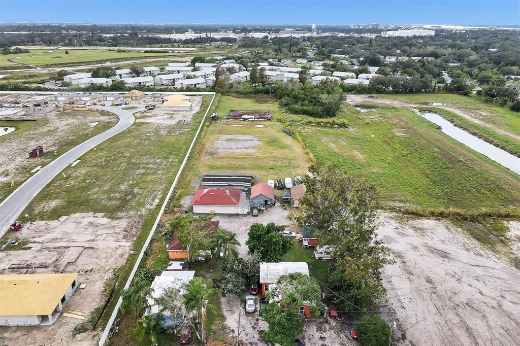 Photo of 1616 23rd Street E, Bradenton, FL 34208 (MLS # A4553385)