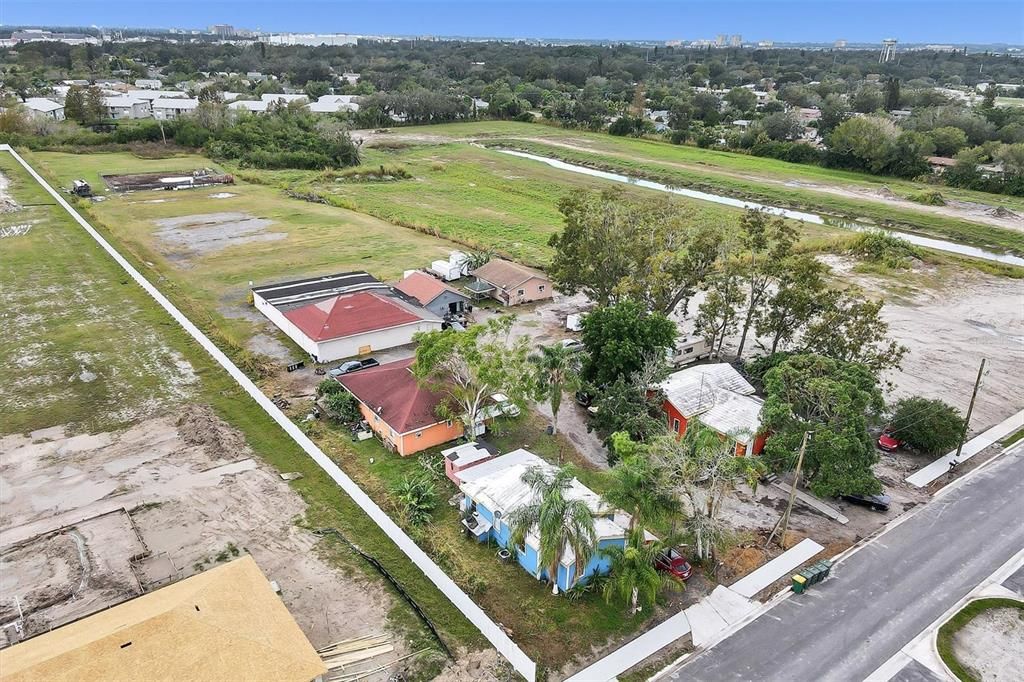 Photo of 1616 23rd Street E, Bradenton, FL 34208 (MLS # A4553385)