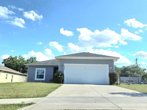 Photo of 209 E Lemon Street, Davenport, FL 33837 (MLS # O6403675)
