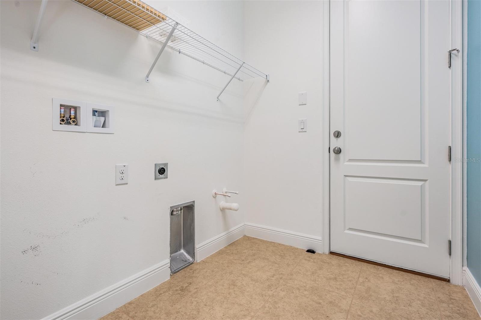 PADDOCK MANOR - Residential Lease