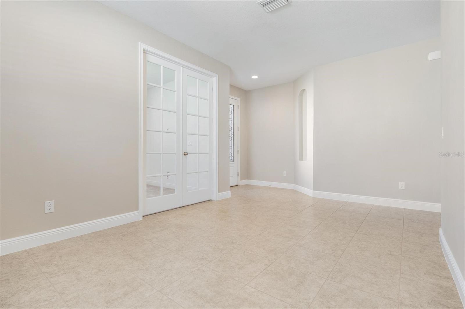 PADDOCK MANOR - Residential Lease