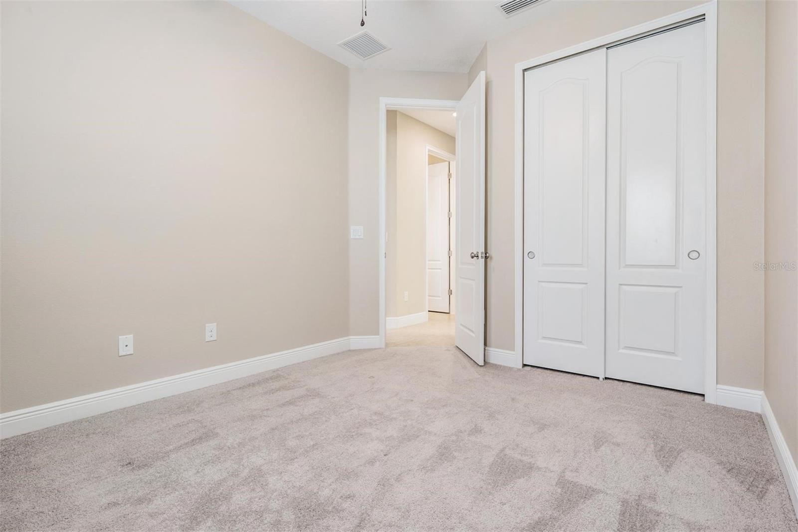 PADDOCK MANOR - Residential Lease