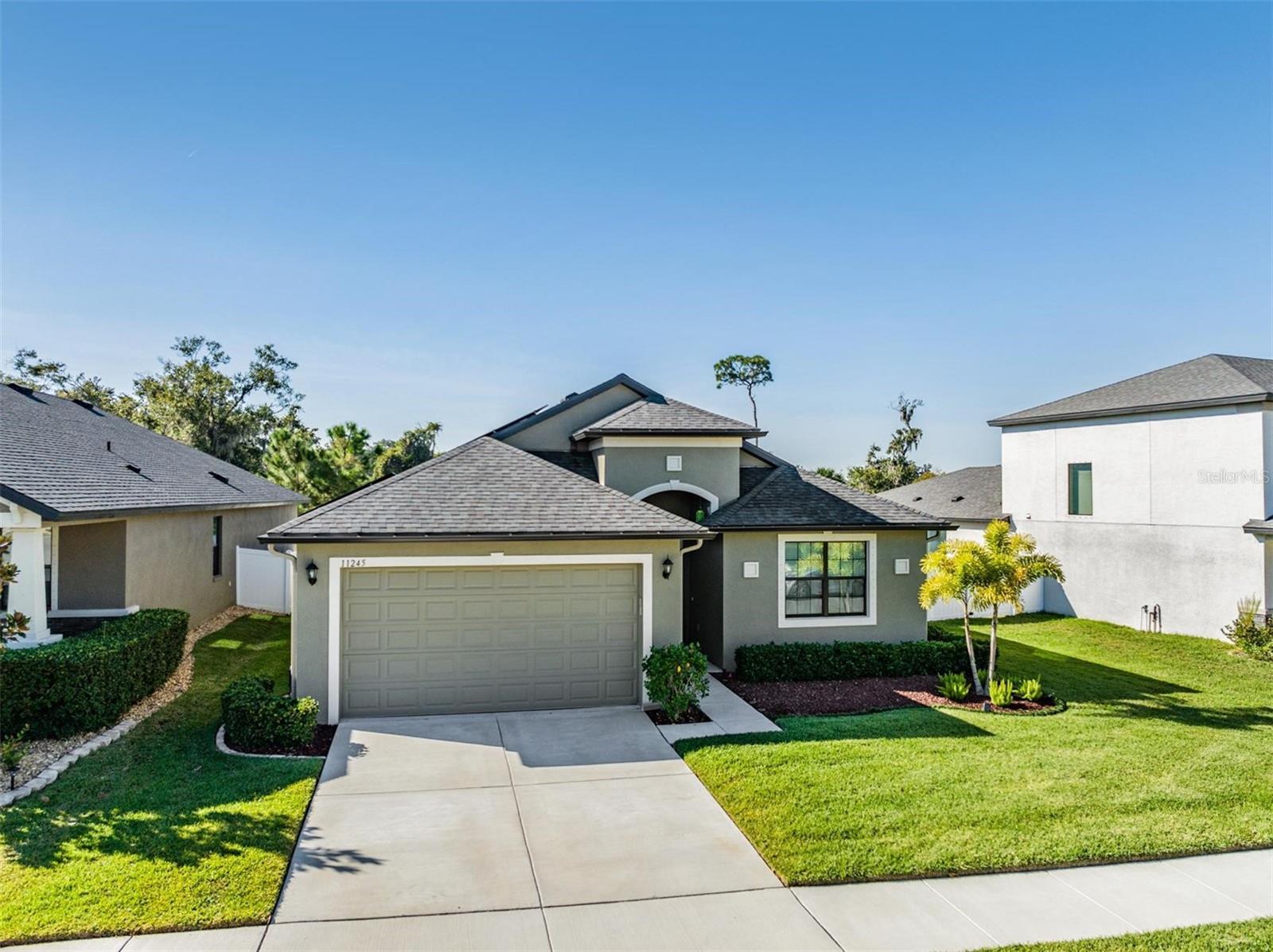 PADDOCK MANOR - Residential Lease