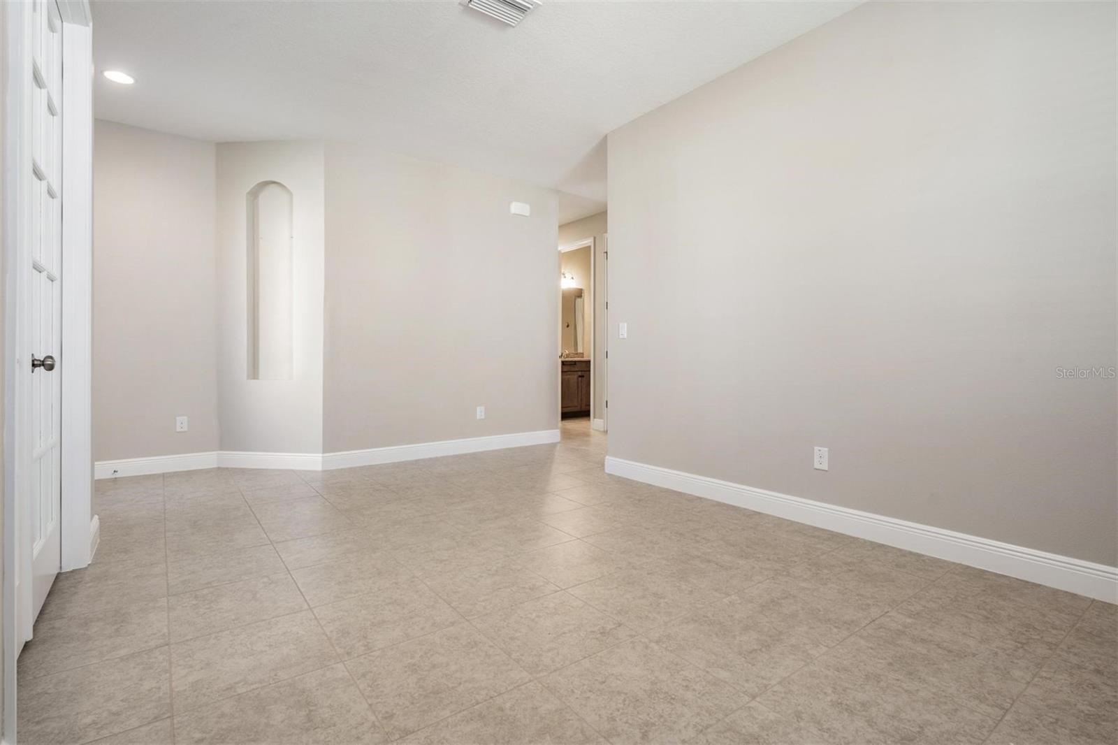 PADDOCK MANOR - Residential Lease