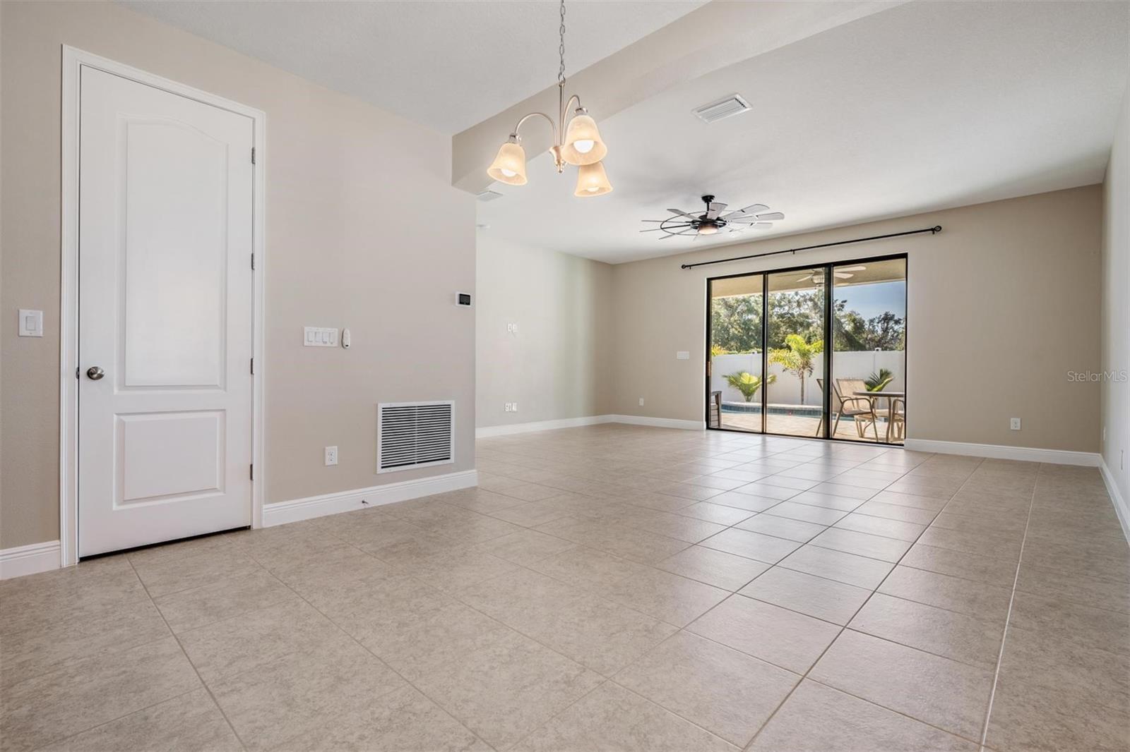 PADDOCK MANOR - Residential Lease