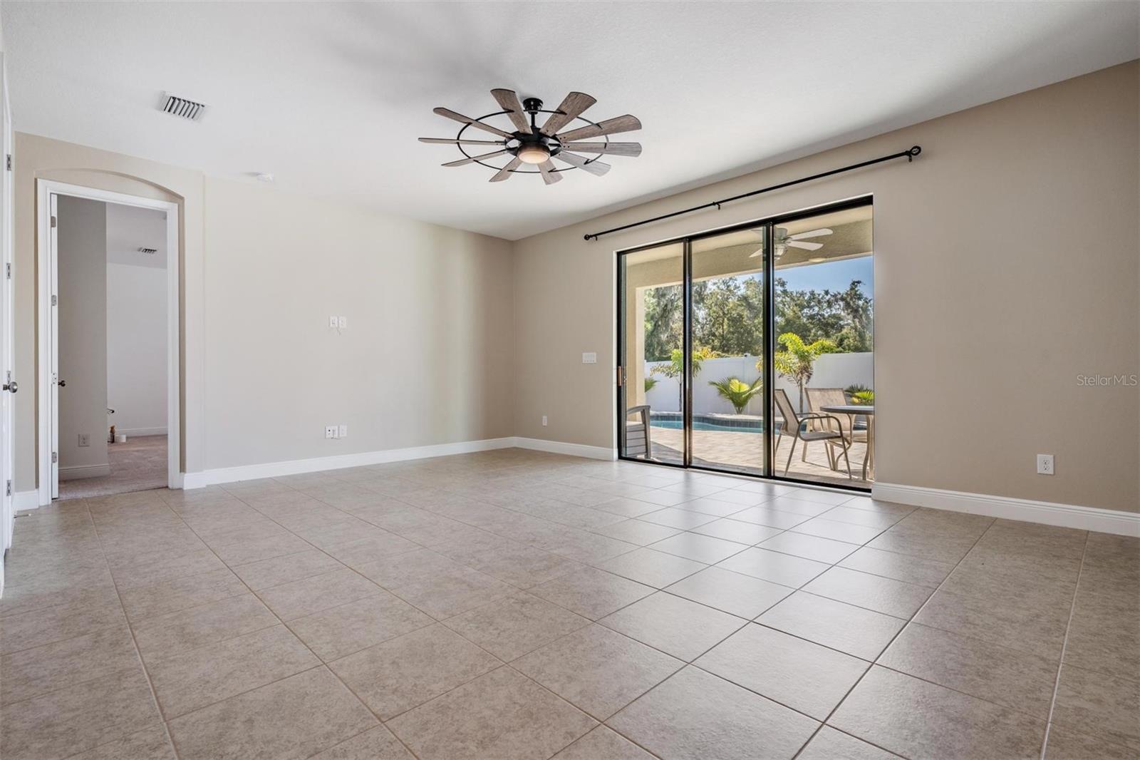 PADDOCK MANOR - Residential Lease