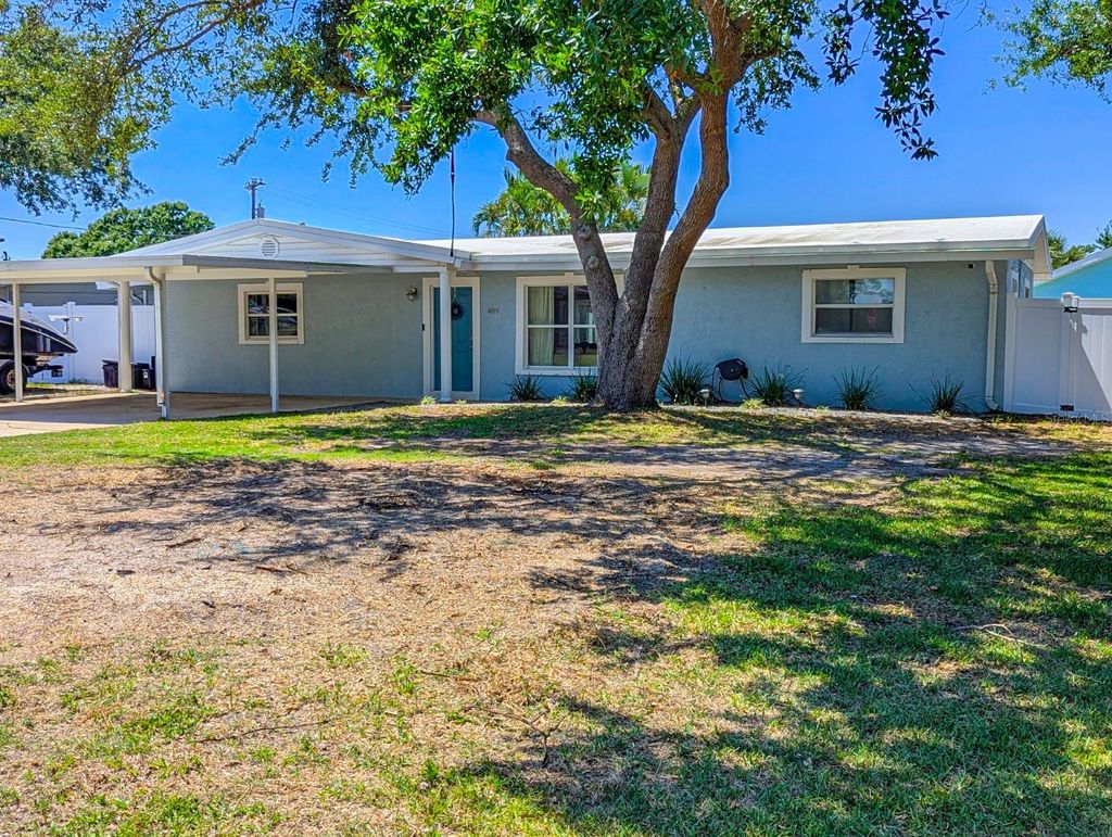 Photo of 489 Fox Run Trail, Apollo Beach, FL 33572 (MLS # TB8472975)