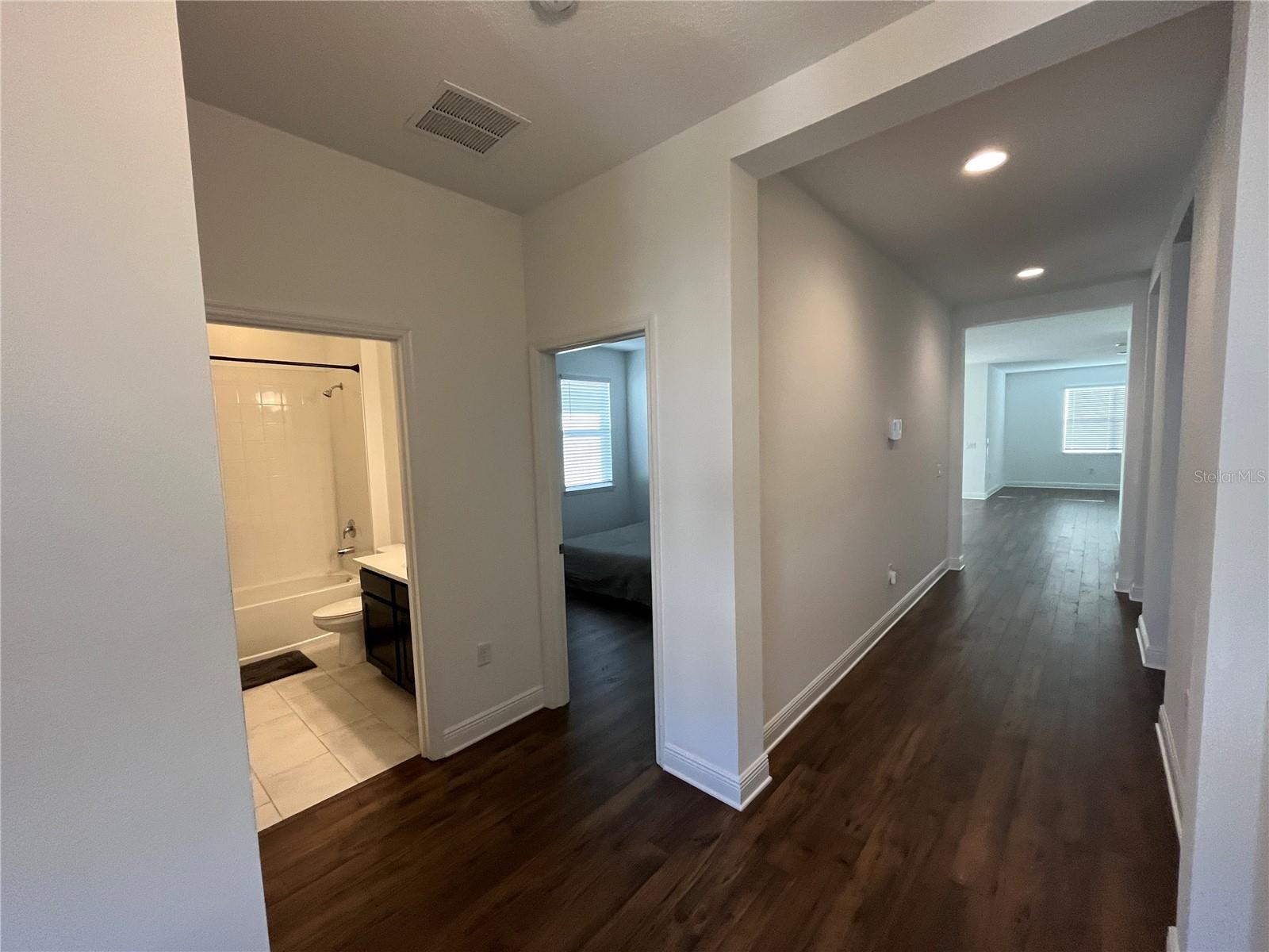 RIVINGTON PH 1D - Residential Lease