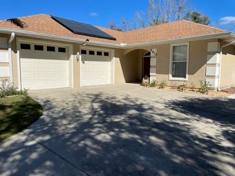 Photo of 2013 Quail Hollow Dr, Deland, FL 32720 (MLS # V4948884)