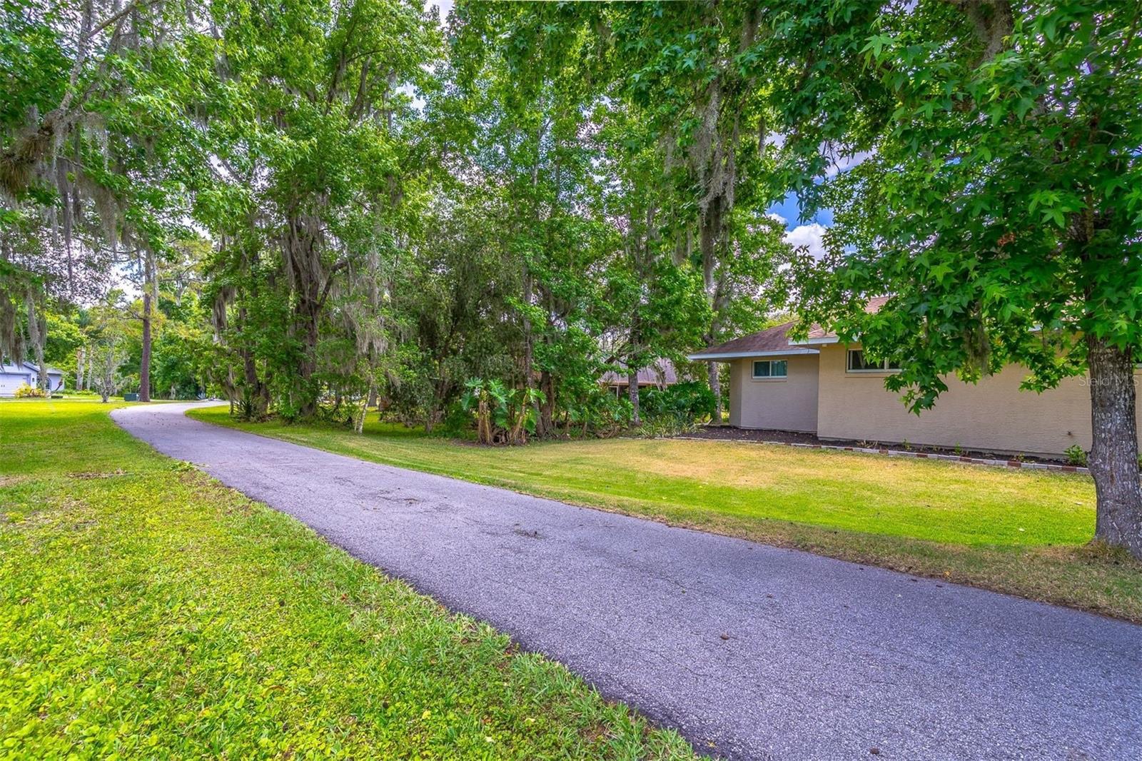 QUAIL HOLLOW ON THE RIVER - Residential