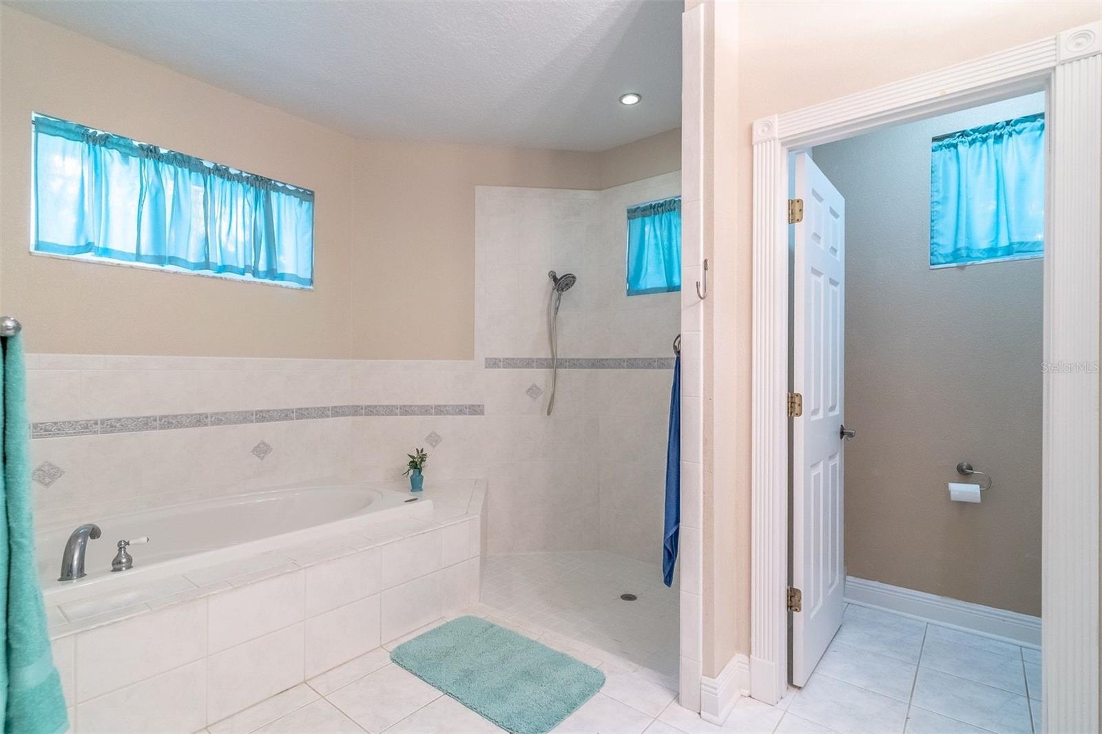 QUAIL HOLLOW ON THE RIVER - Residential
