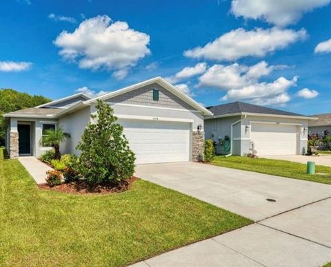 Photo of 3028 Lakes Crest Avenue, Saint Cloud, FL 34772 (MLS # O6320617)
