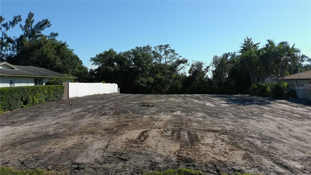 Photo of 746 31st Avenue NE, St Petersburg, FL 33704 (MLS # TB8456496)