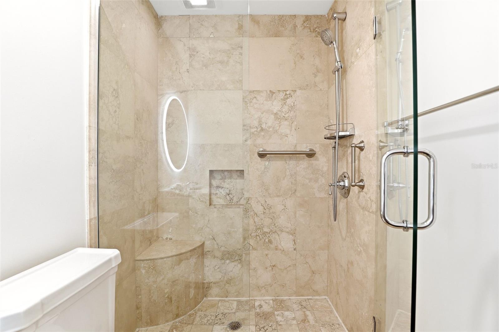 COUNTRY CLUB TWNHS ESTATES - Residential