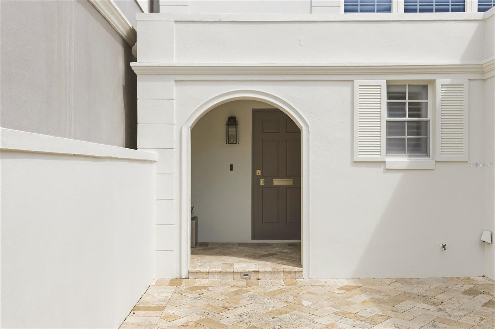 COUNTRY CLUB TWNHS ESTATES - Residential