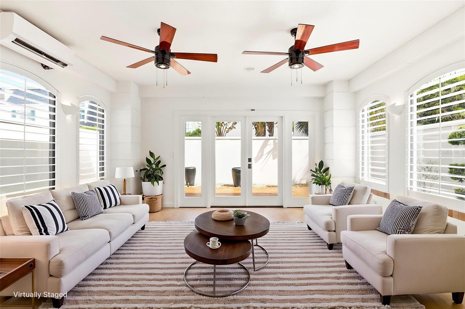 COUNTRY CLUB TWNHS ESTATES - Residential