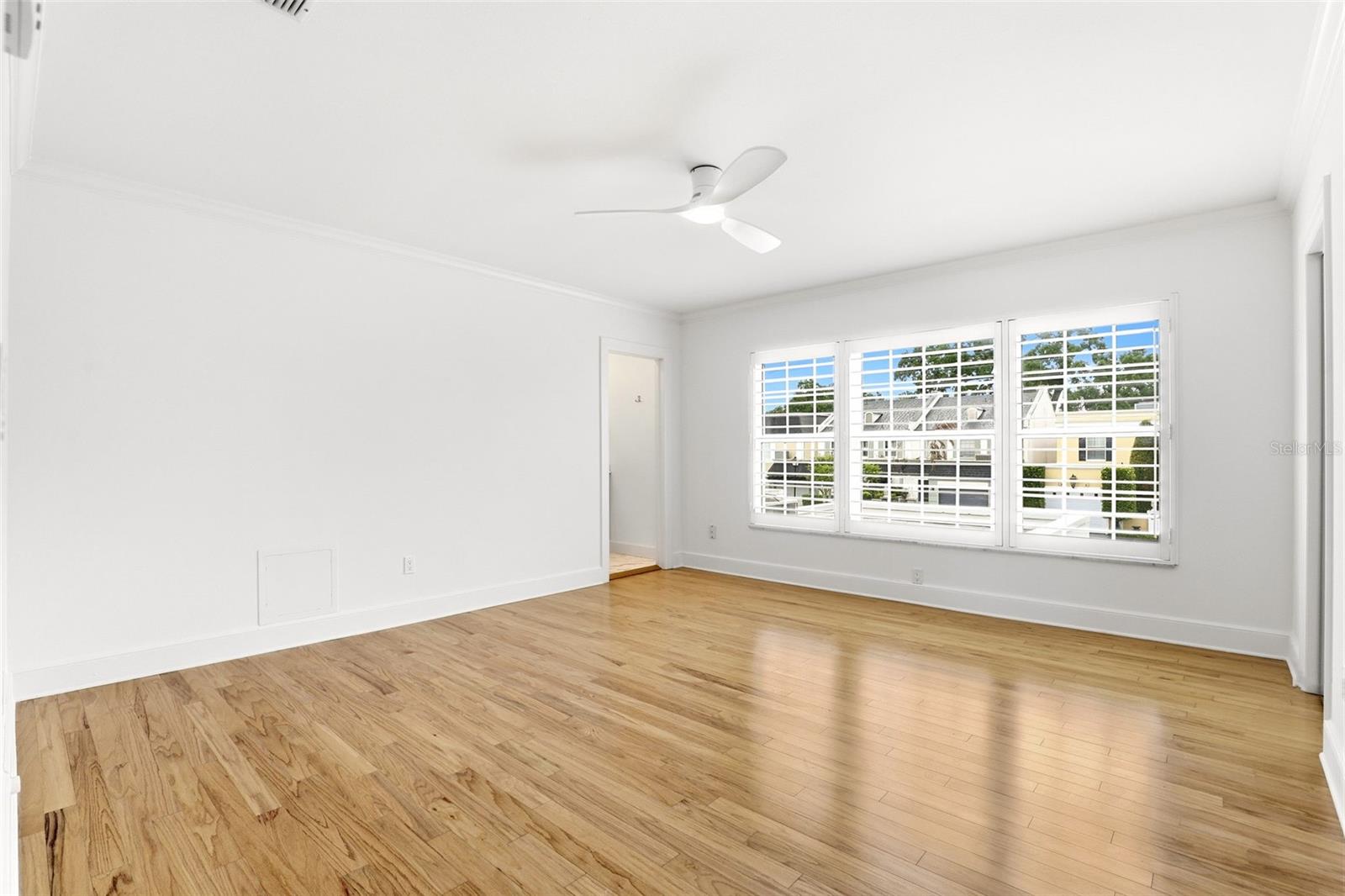 COUNTRY CLUB TWNHS ESTATES - Residential