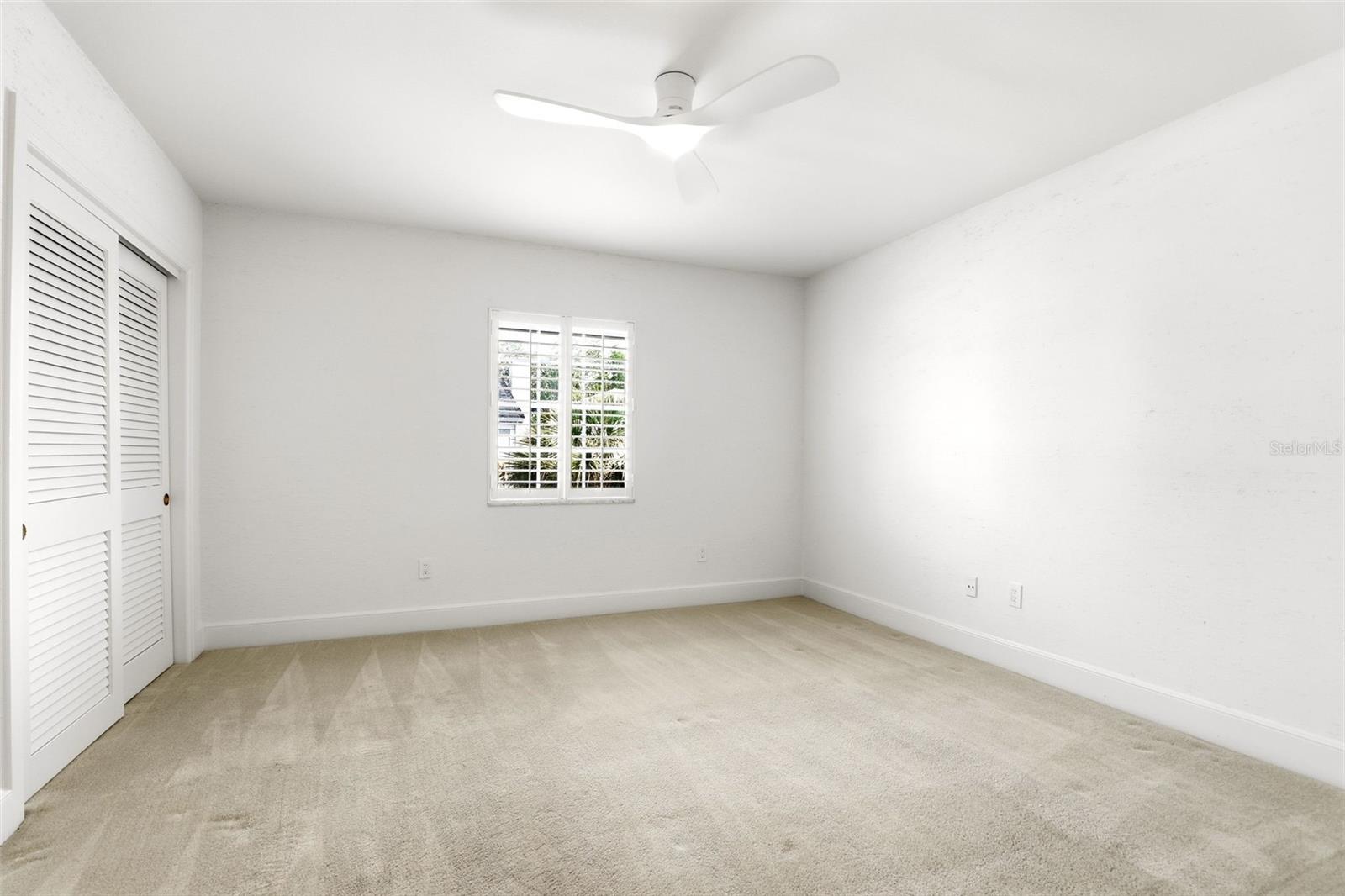 COUNTRY CLUB TWNHS ESTATES - Residential