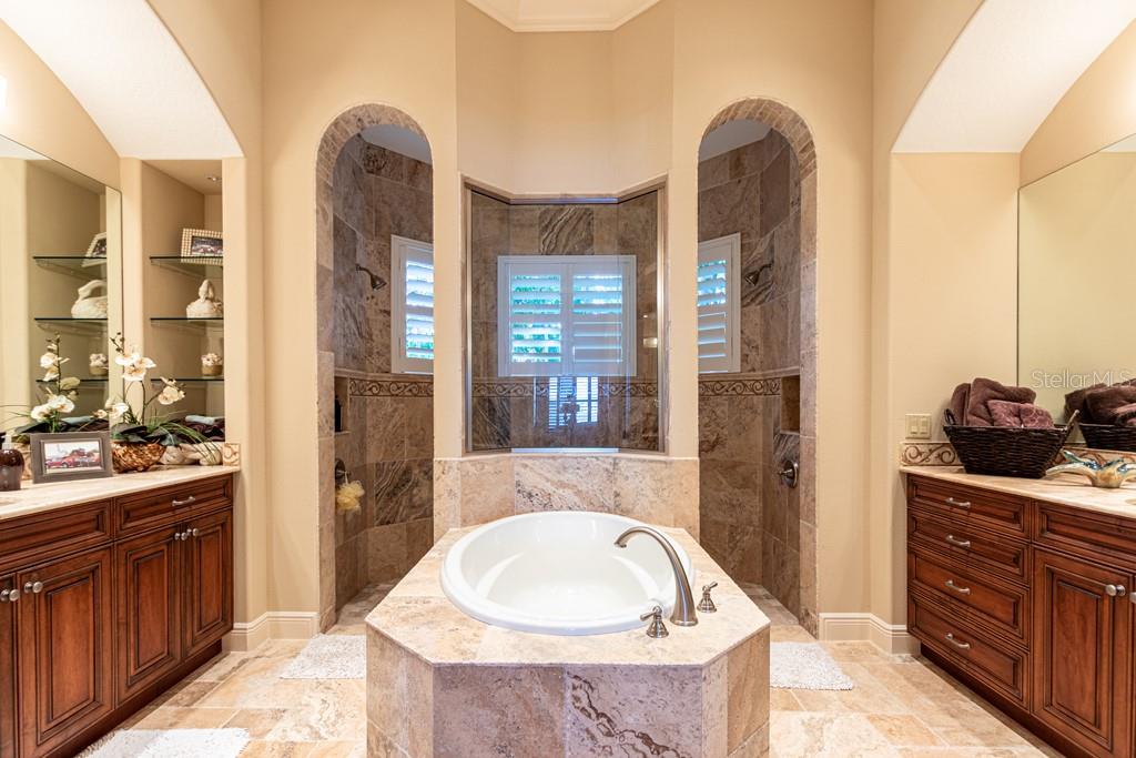 TIERRA VERDE - Residential