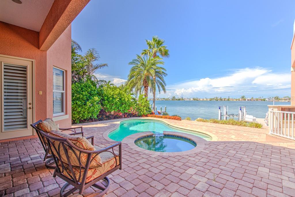 TIERRA VERDE - Residential