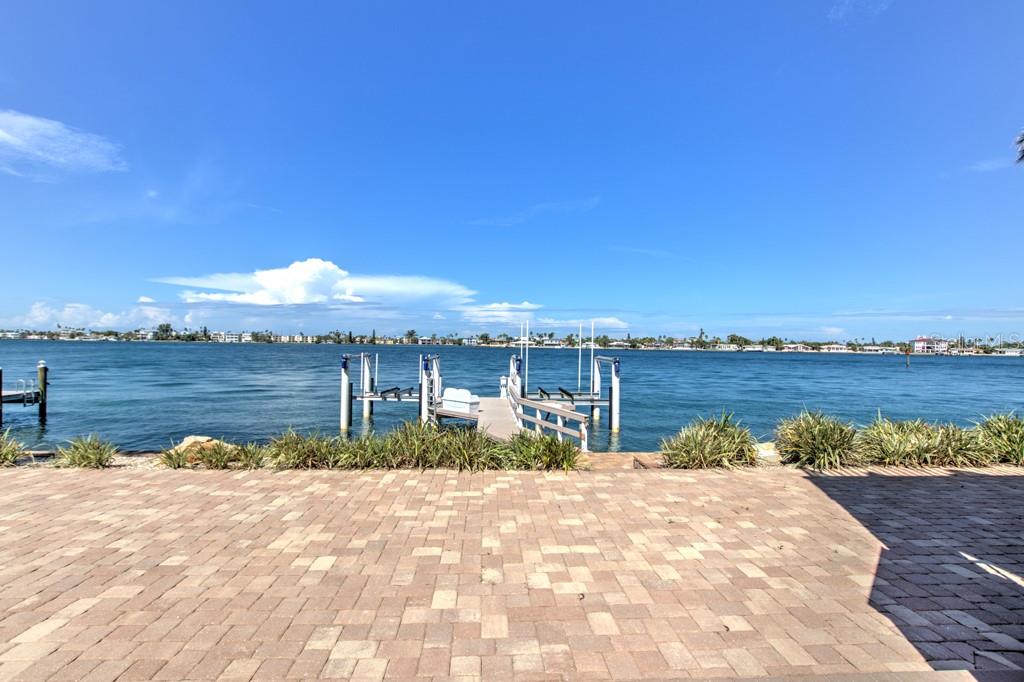 TIERRA VERDE - Residential