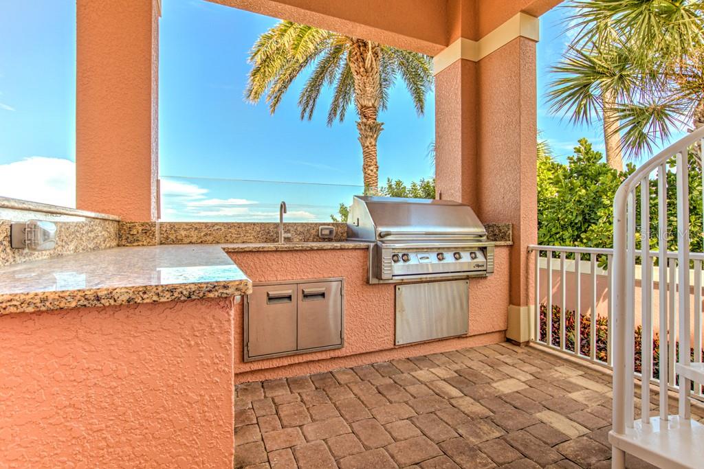 TIERRA VERDE - Residential