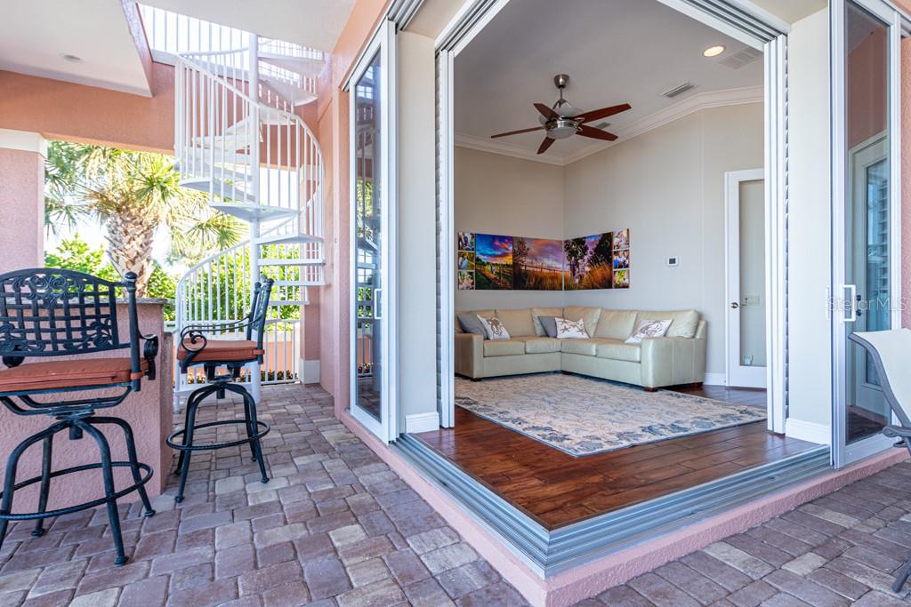 TIERRA VERDE - Residential