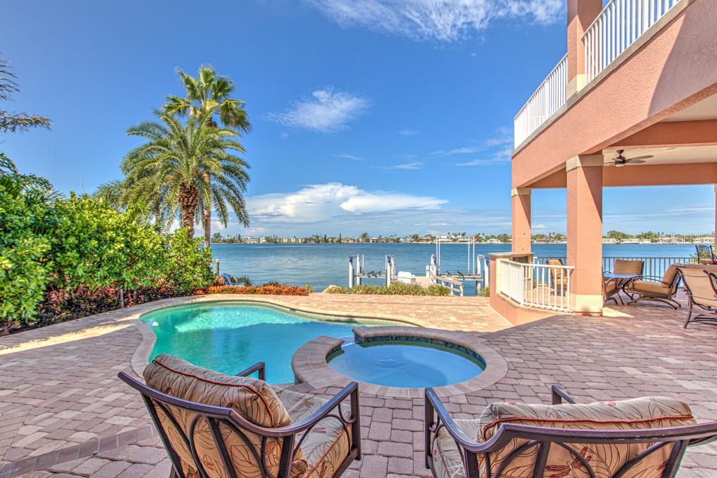 TIERRA VERDE - Residential