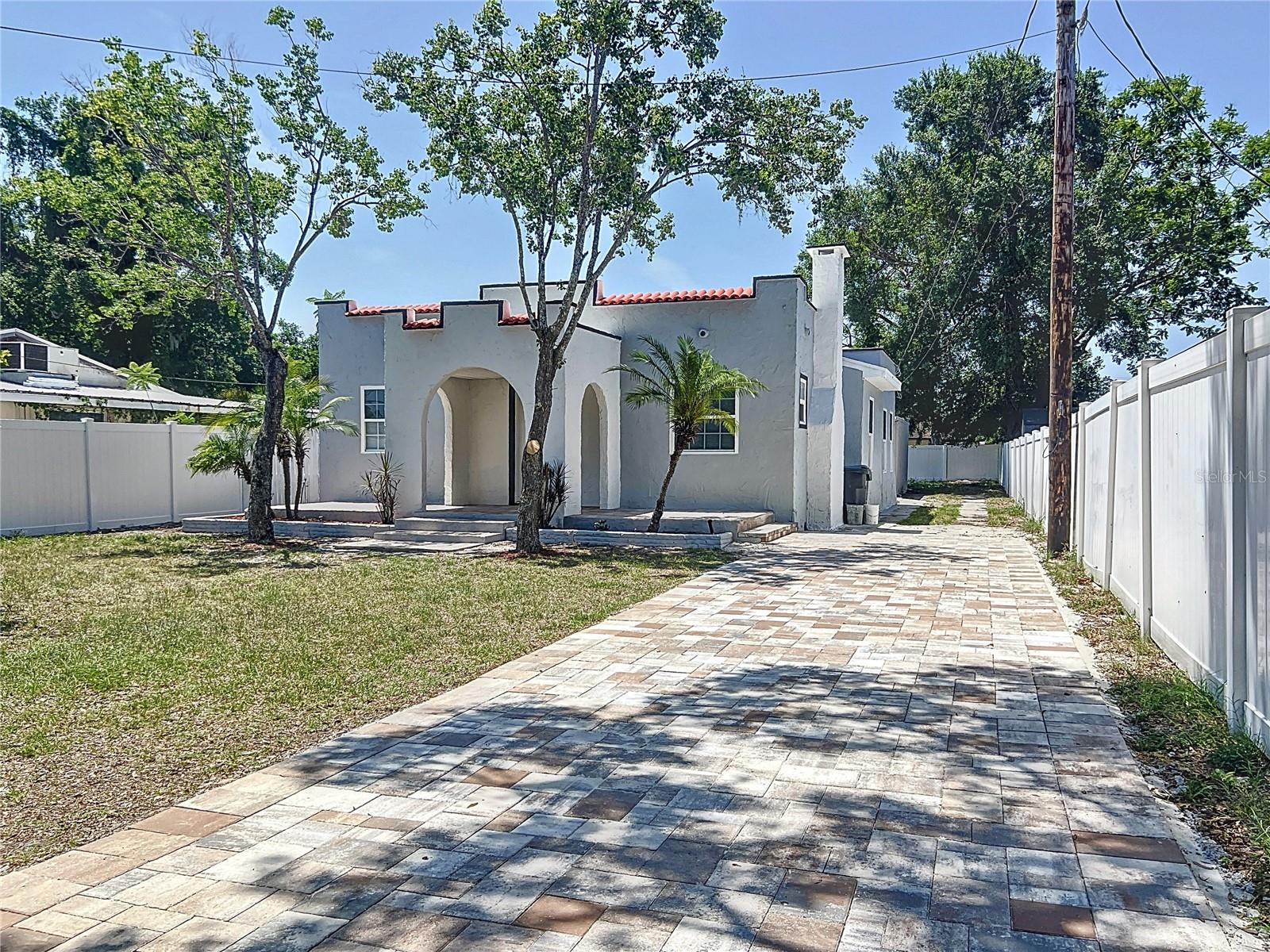 2409 E MAGNOLIA STREET