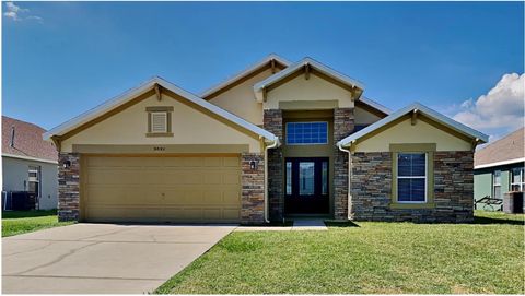 A home in WINTER HAVEN