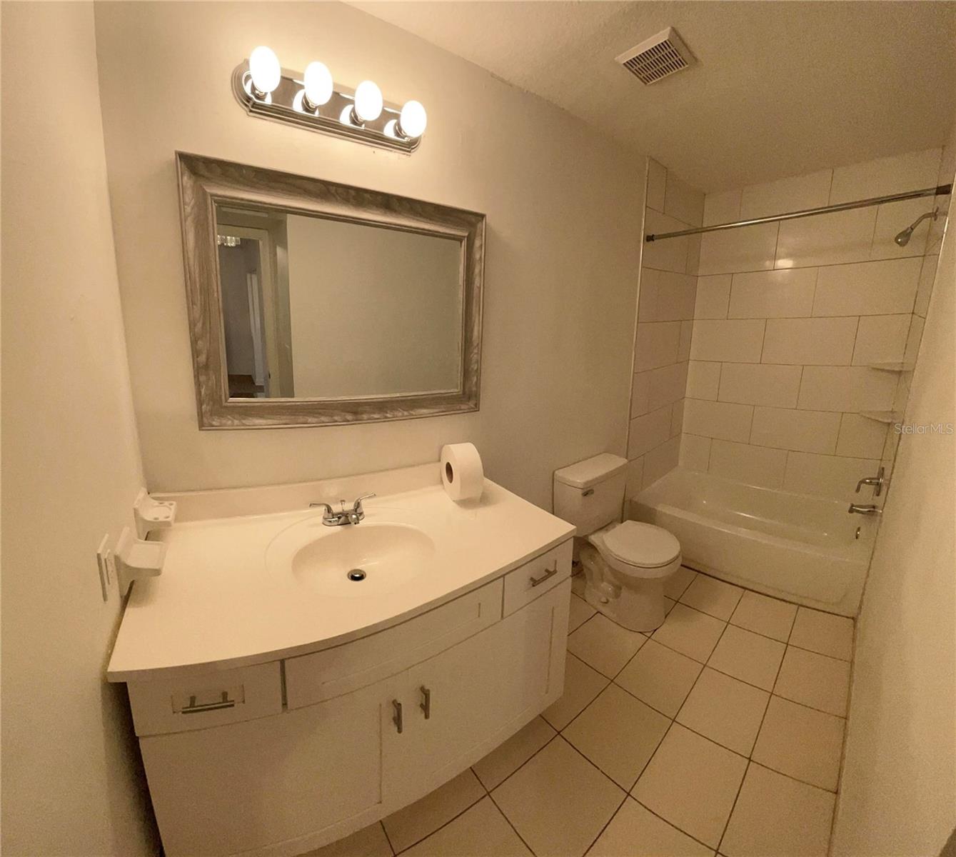 LAKE PADGETT ESTATES EAST - Residential