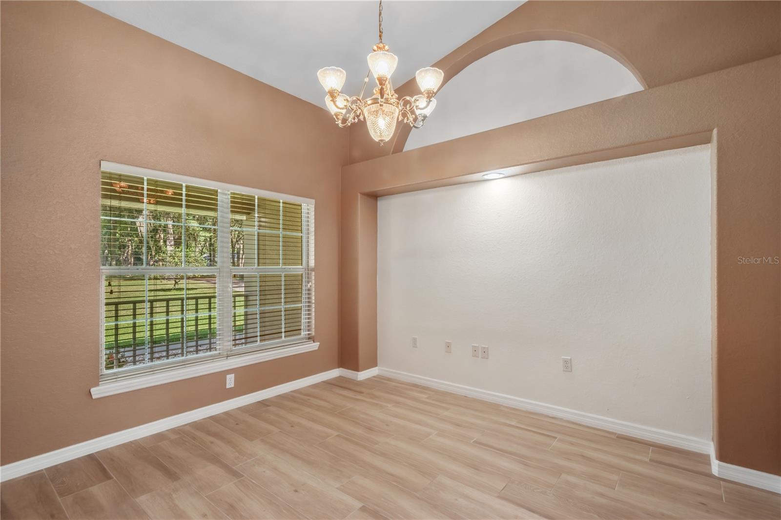 SUMMIT DOWNS - Residential