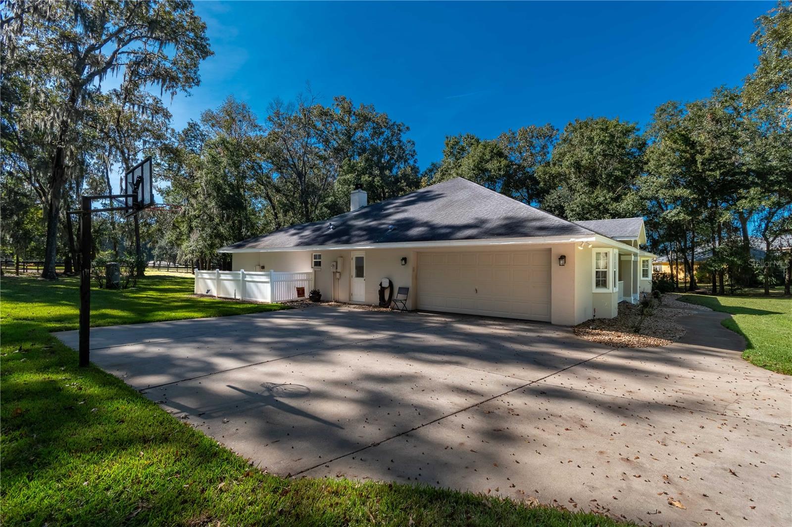 SUMMIT DOWNS - Residential