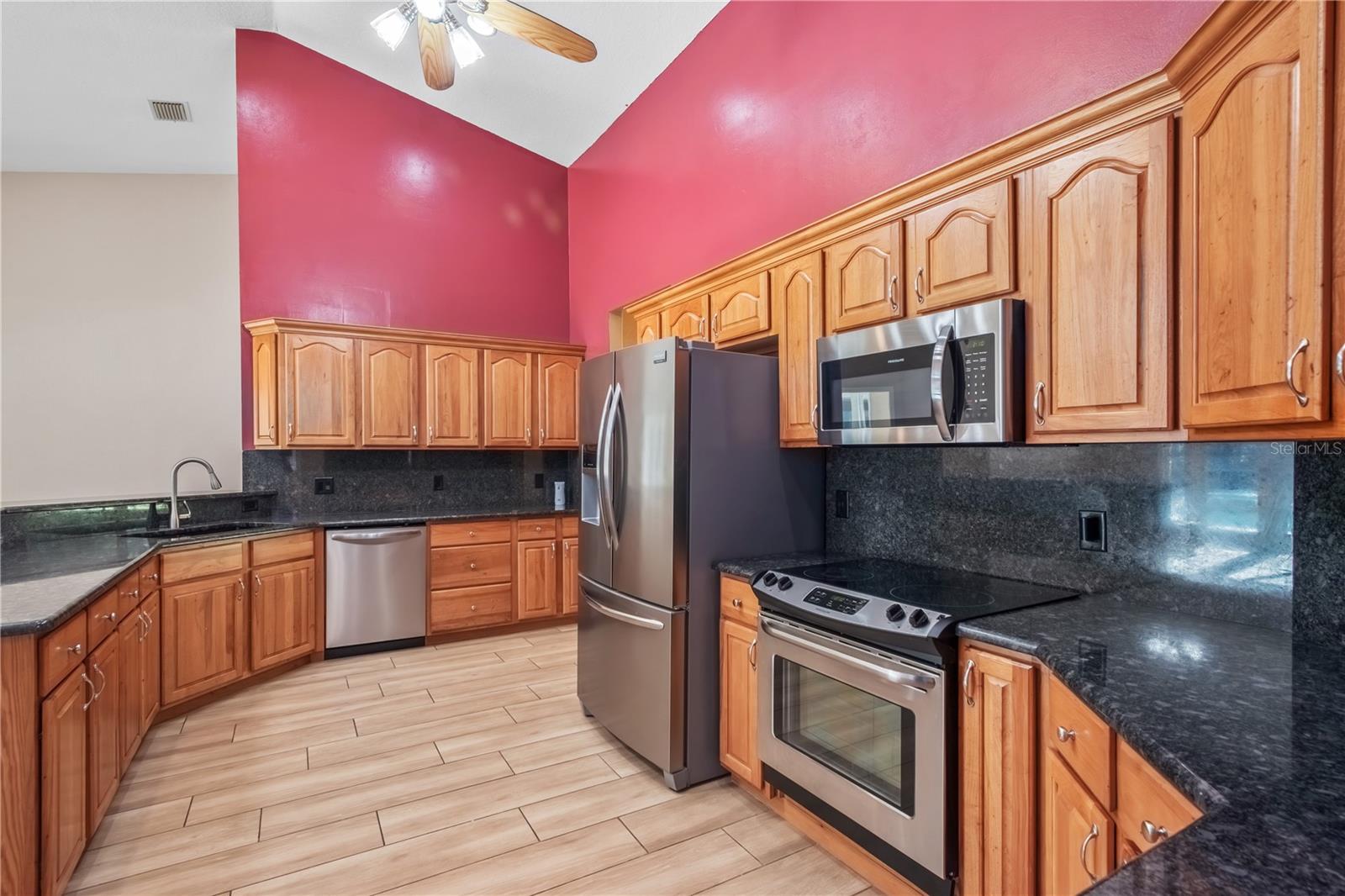 SUMMIT DOWNS - Residential