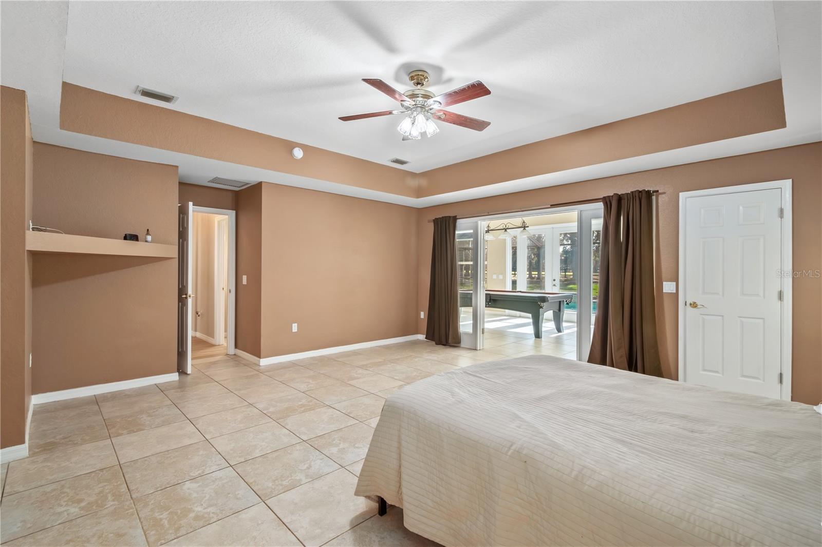 SUMMIT DOWNS - Residential