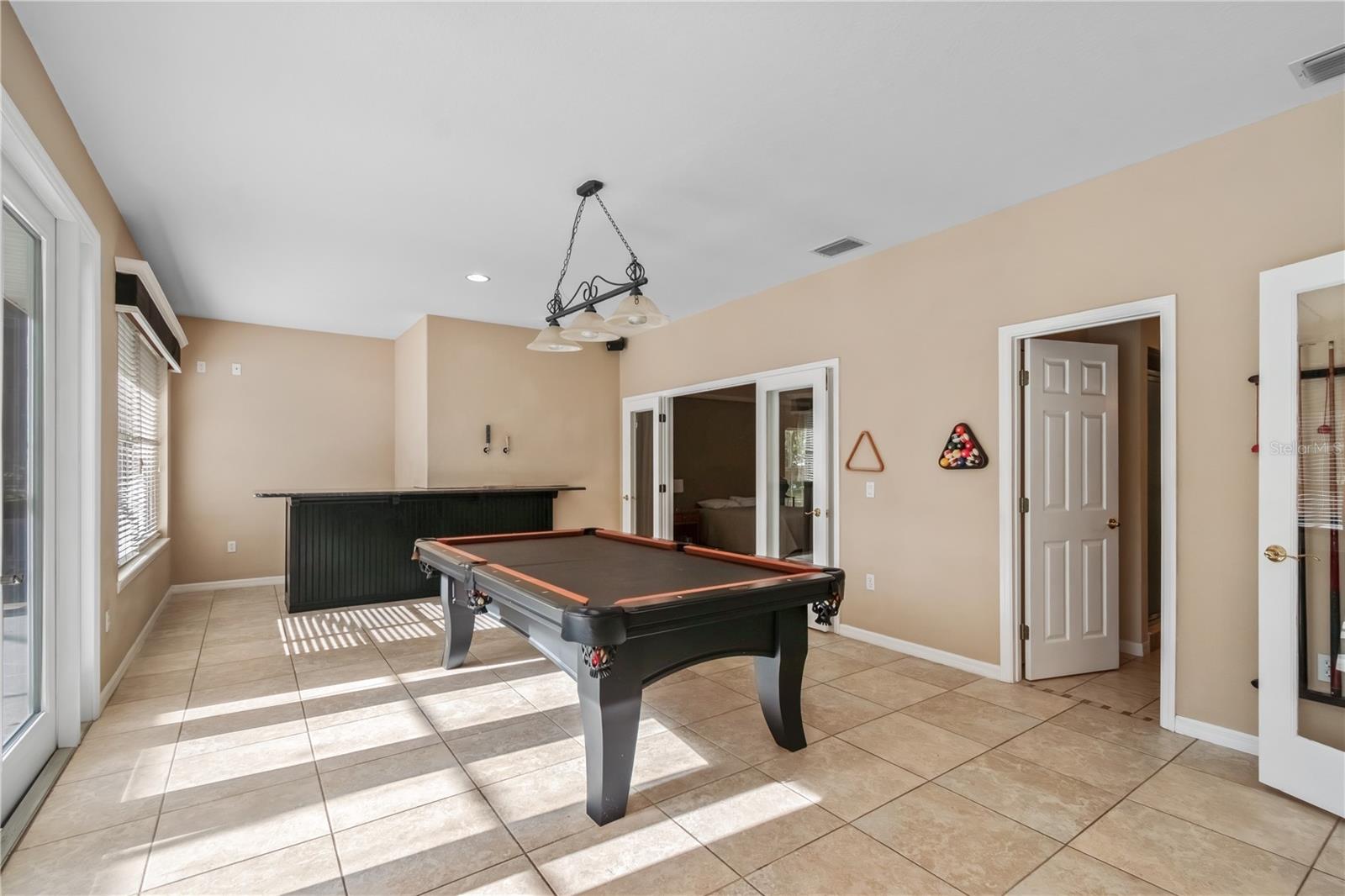 SUMMIT DOWNS - Residential