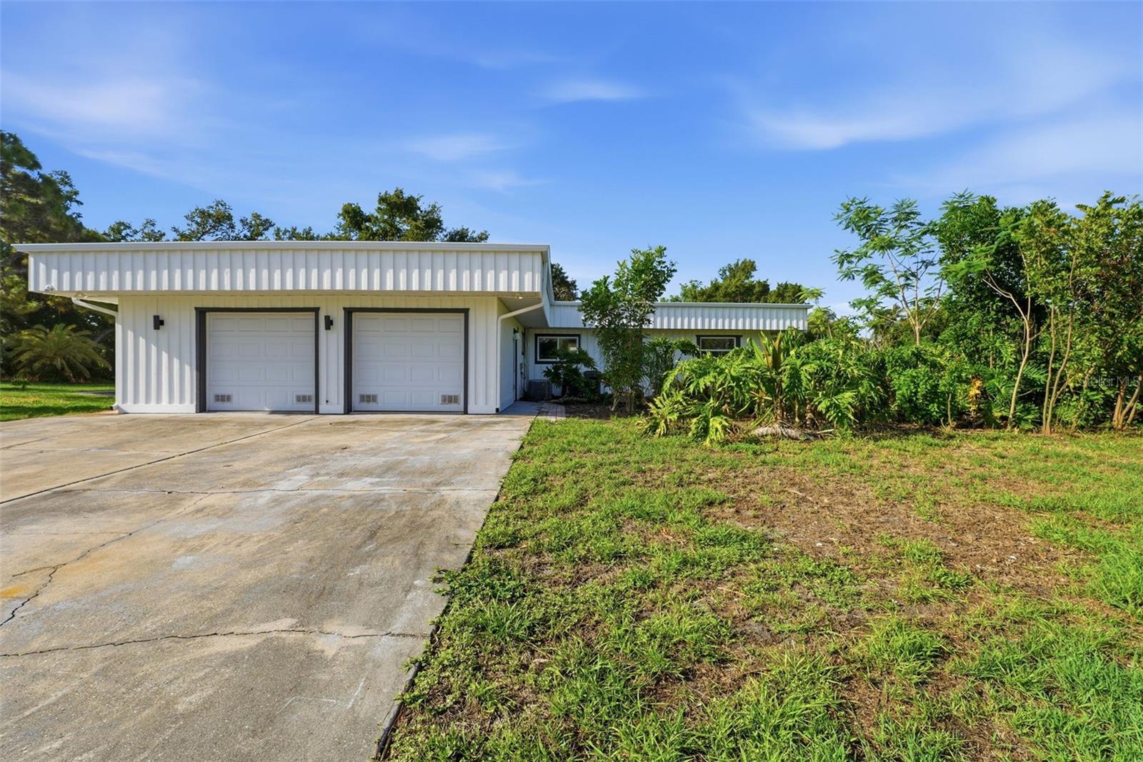 BLUE DOLPHIN ESTATES - Residential