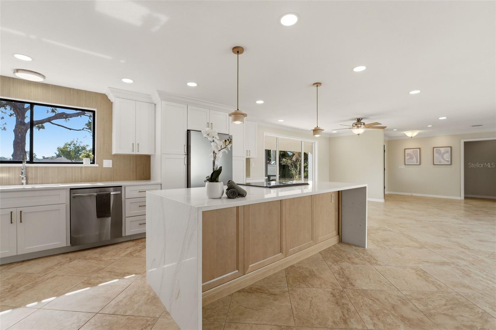 BLUE DOLPHIN ESTATES - Residential