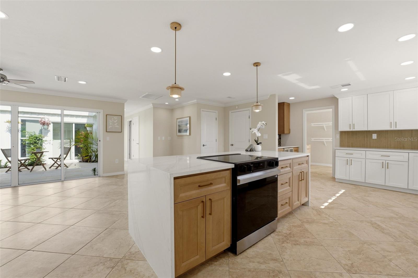 BLUE DOLPHIN ESTATES - Residential