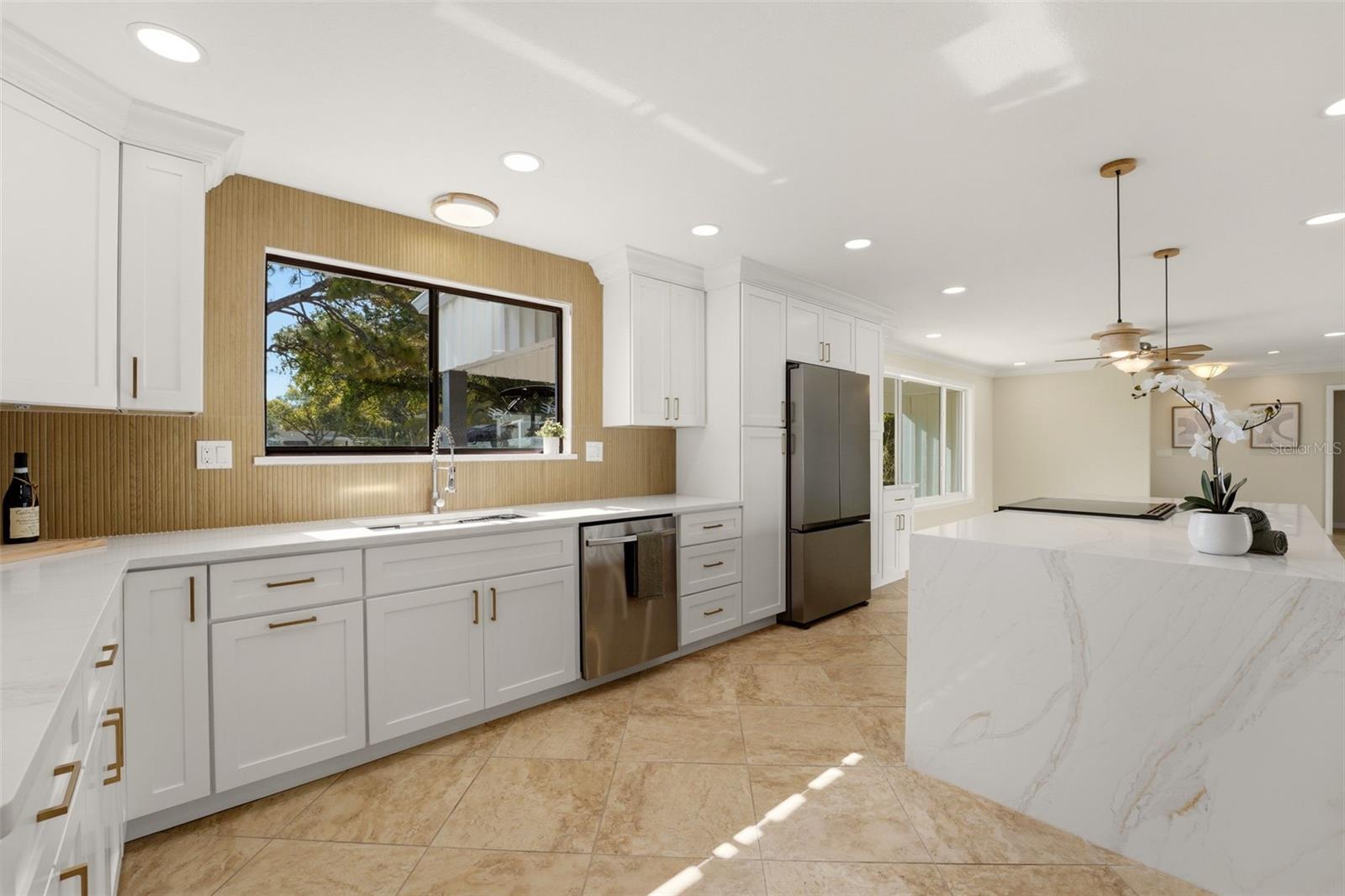 BLUE DOLPHIN ESTATES - Residential