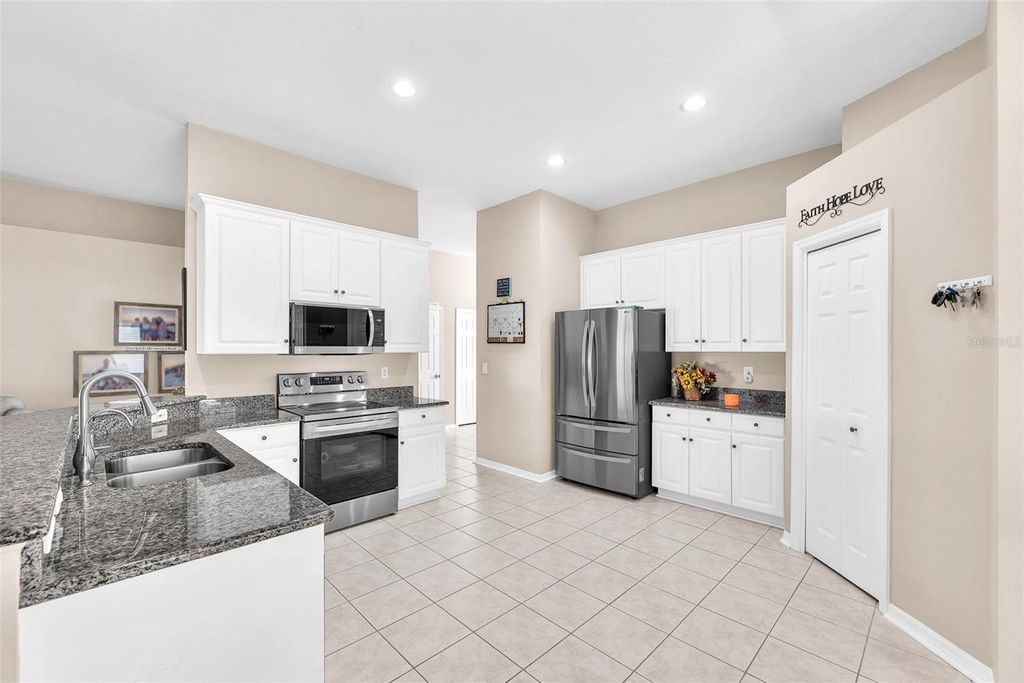 Photo of 2616 Vinedale Avenue, Valrico, FL 33596 (MLS # TB8442645)