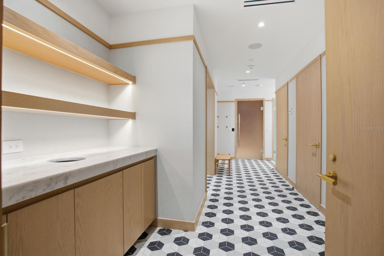 BAYSHORE YSABELLA CONDOMINIUM - Residential Lease