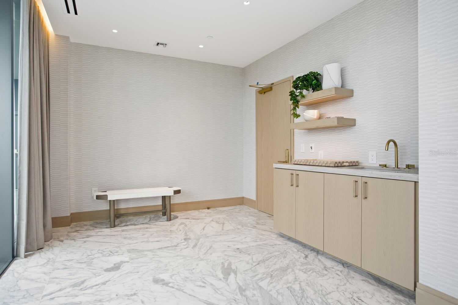 BAYSHORE YSABELLA CONDOMINIUM - Residential Lease