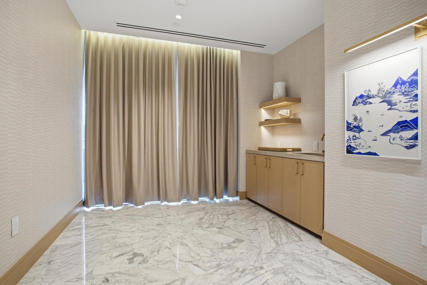 BAYSHORE YSABELLA CONDOMINIUM - Residential Lease